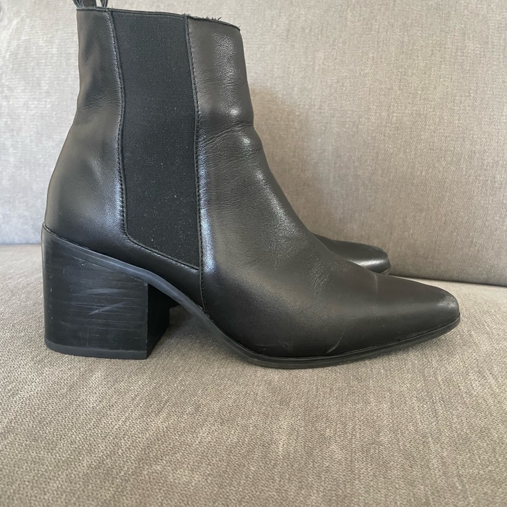 RAYE black boots